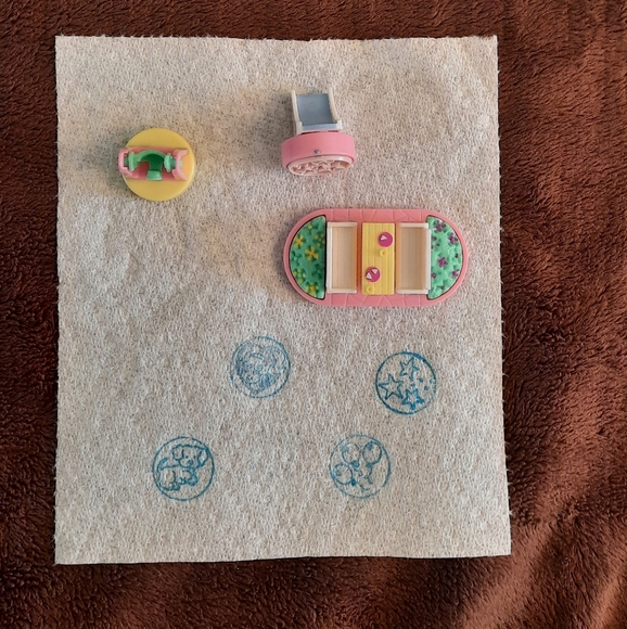 RARE Vintage 90s 1992 Bluebird Polly Pocket Babysitting Nursery Stamper Compact - Picture 5 of 10